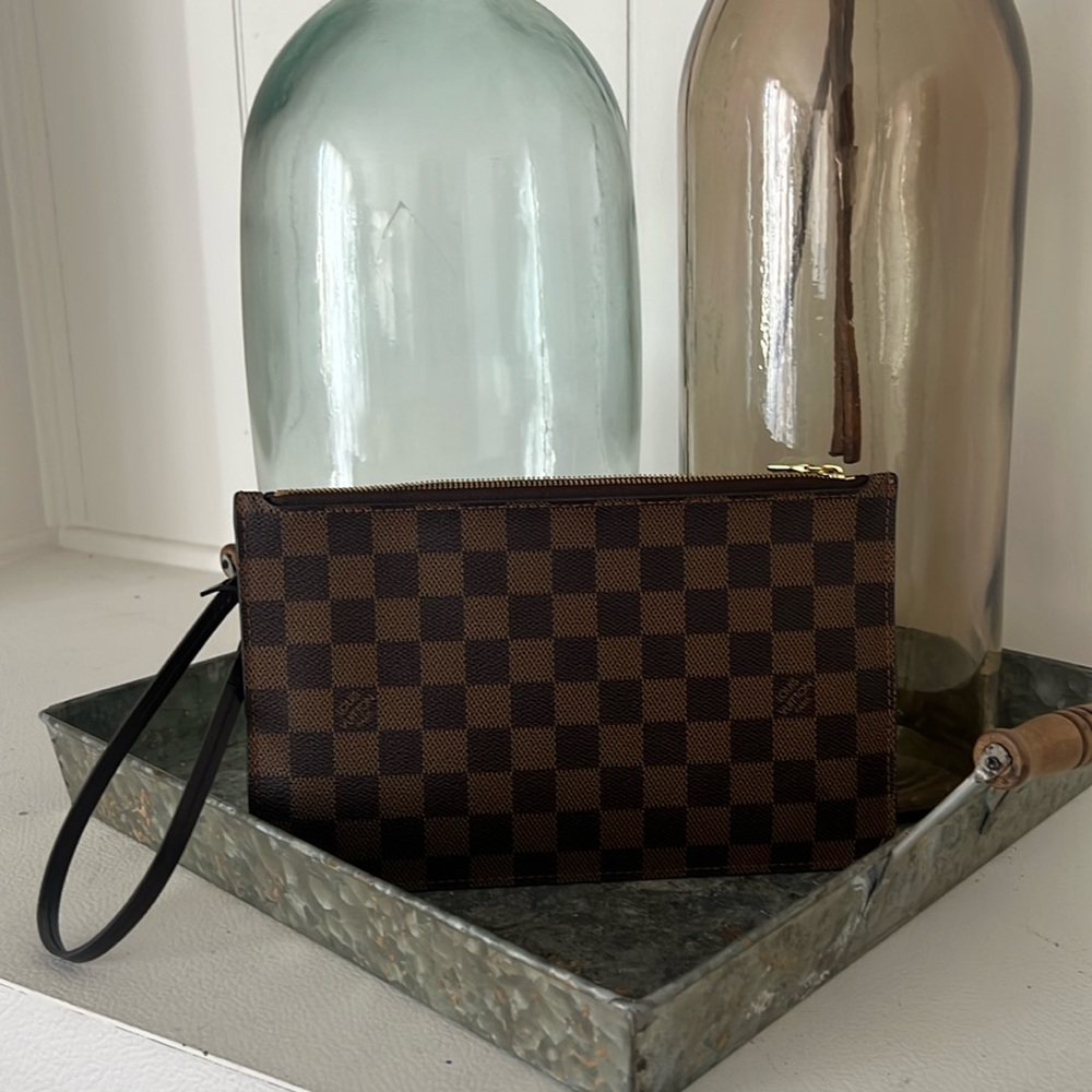 Louis Vuitton clutch 100% authentic